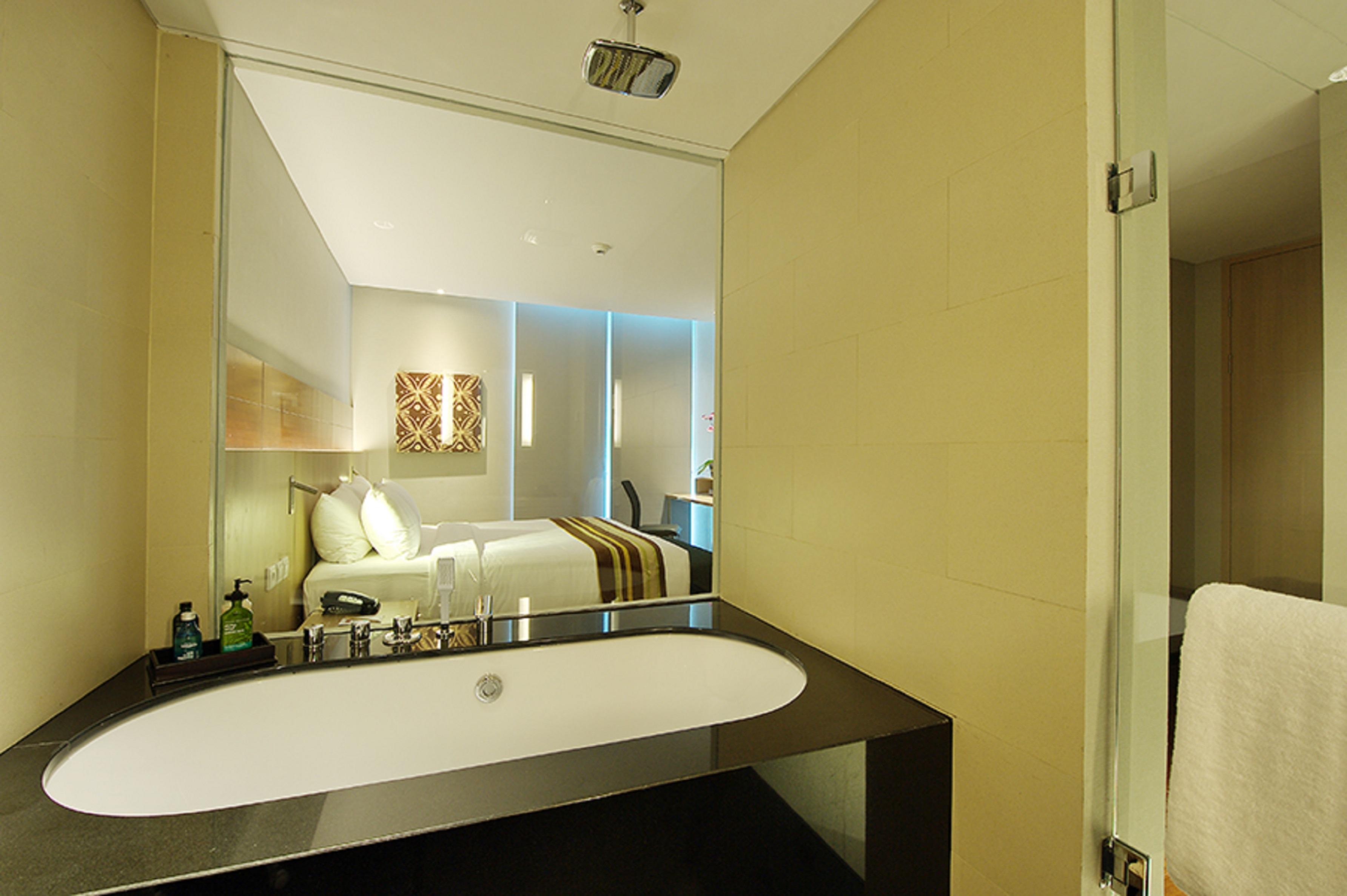 Ra Premiere Simatupang Hotel Cilandak  Екстериор снимка