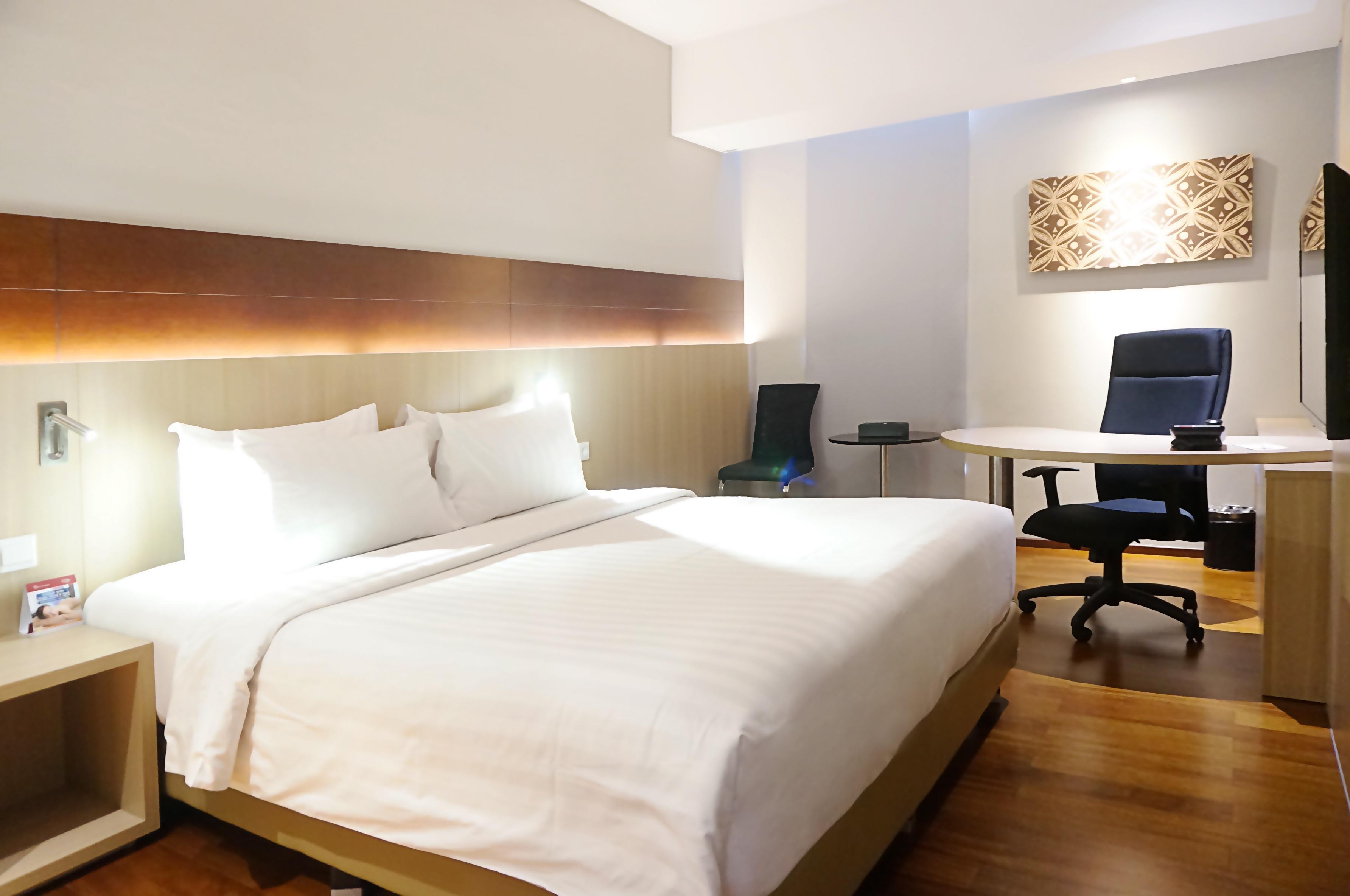Ra Premiere Simatupang Hotel Cilandak  Екстериор снимка